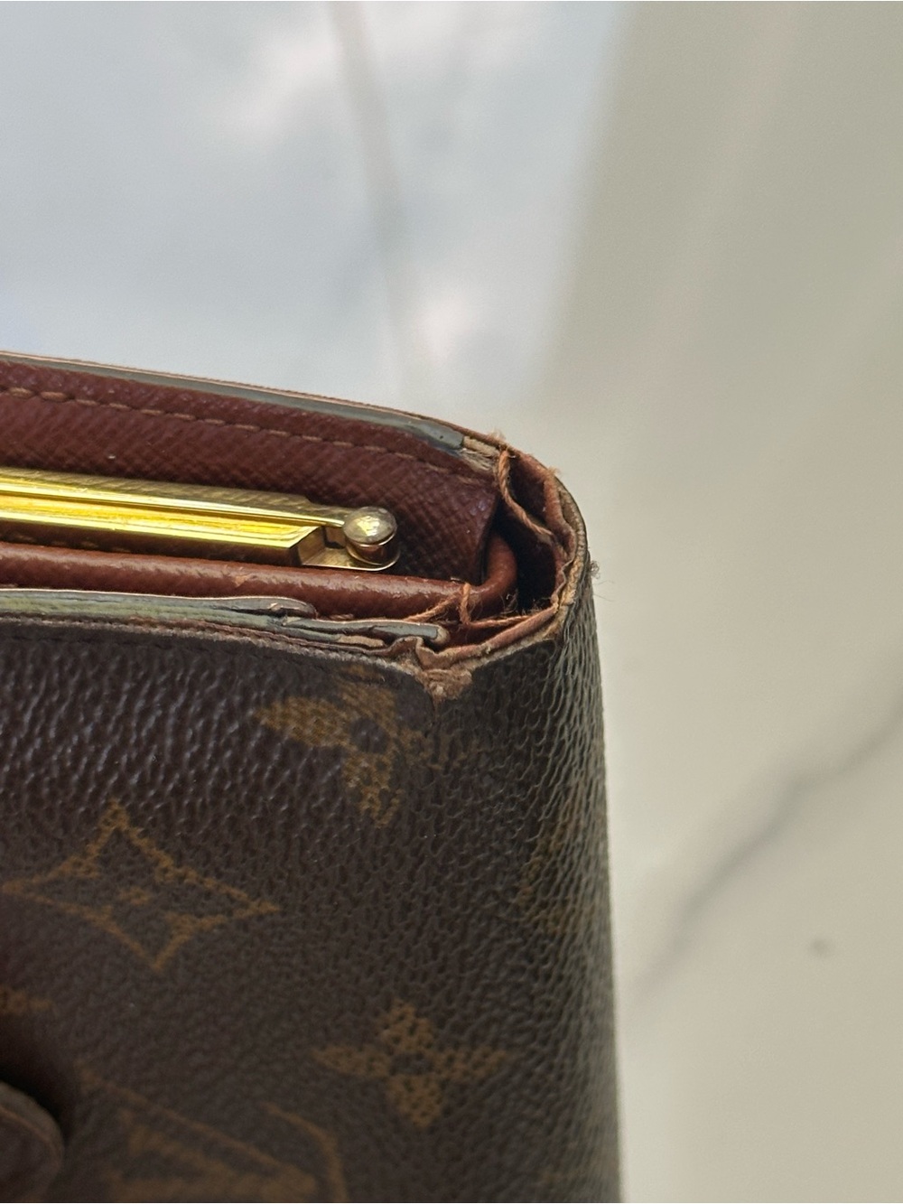 VINTAGE LOUIS VUITTON LV Monogram Brown Canvas Kisslock Wallet Brass Gold - Picture 12 of 16